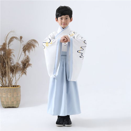汉韵童心 男童汉服与国学新风尚